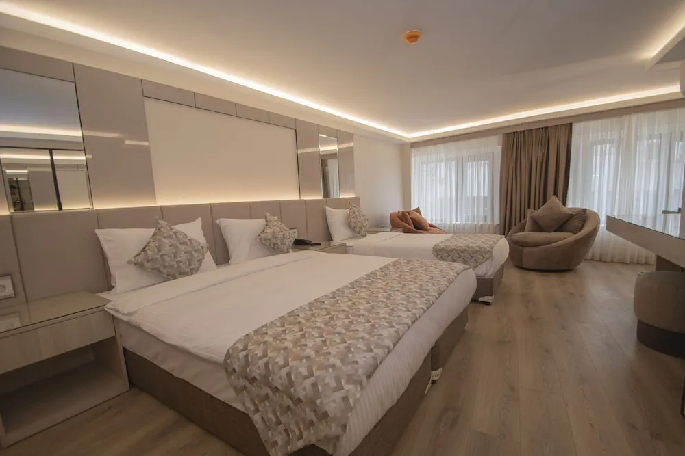 Deluxe Üç Kişilik Oda