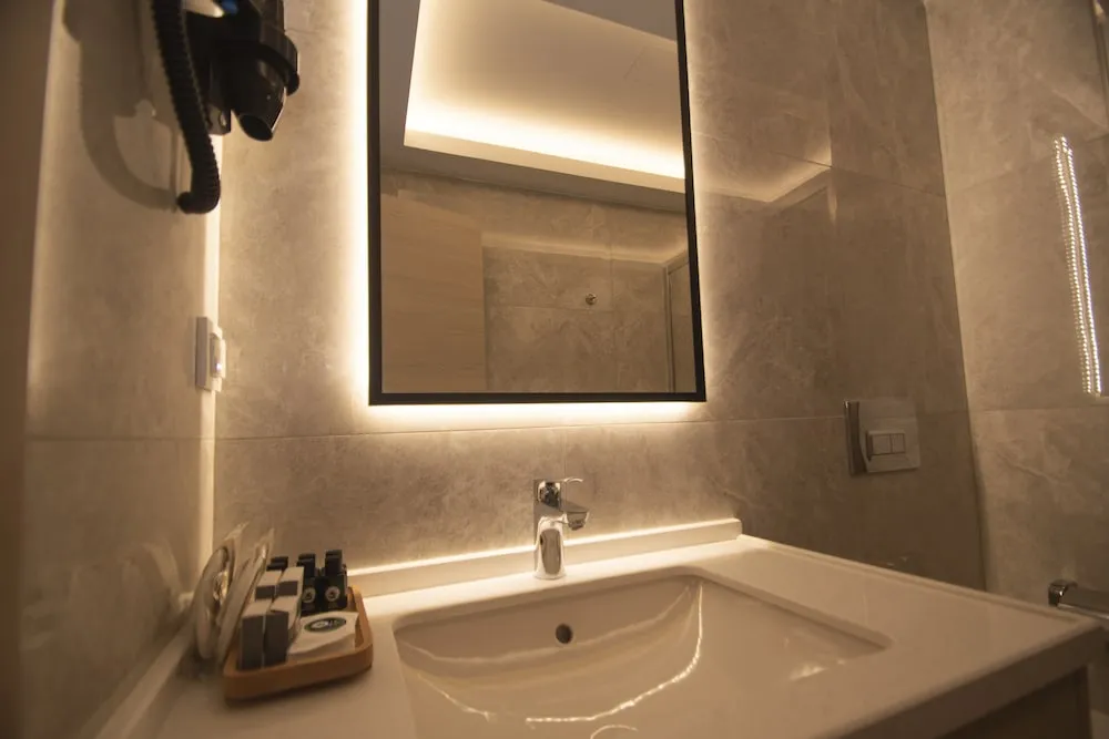 Deluxe Üç Kişilik Oda