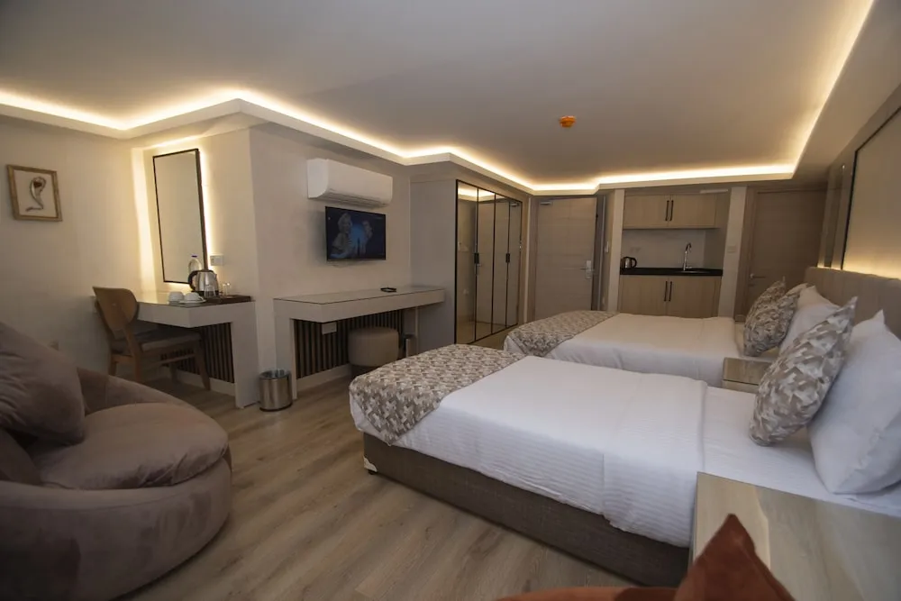 Deluxe Üç Kişilik Oda