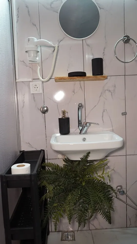 Comfort Tek Büyük Yataklı Oda