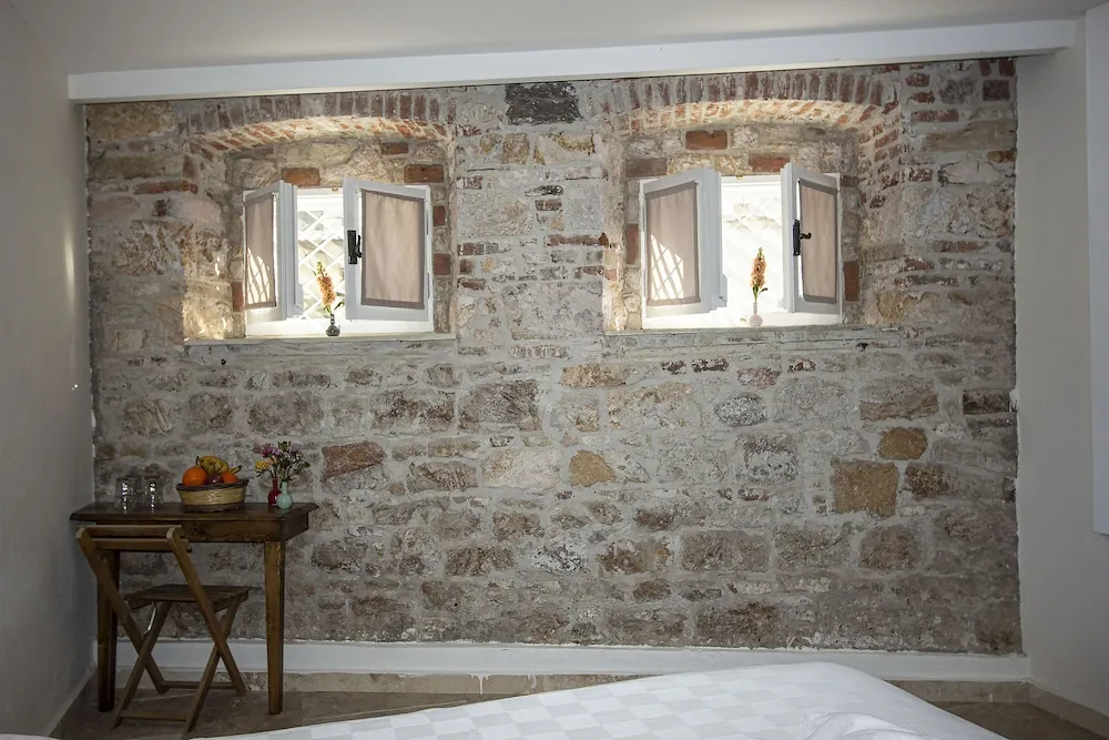 Standard Üç Kişilik Oda