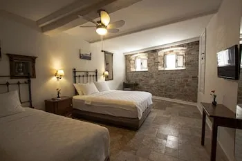 Opus 1910 Otel