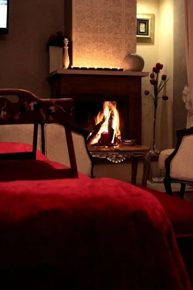 Deluxe Tek Büyük Yataklı Oda, Sıcak Su Küveti (Şömine)