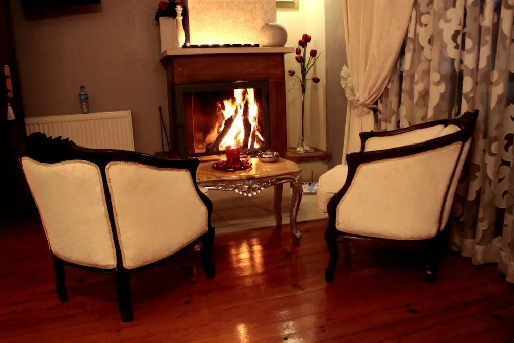Deluxe Tek Büyük Yataklı Oda, Sıcak Su Küveti (Şömine)