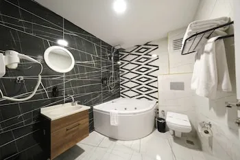 Eniza Hotel