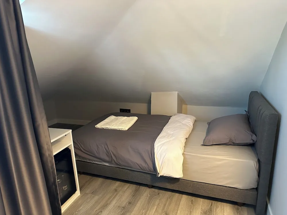 Basic Oda, Balkon, Bahçe Manzaralı