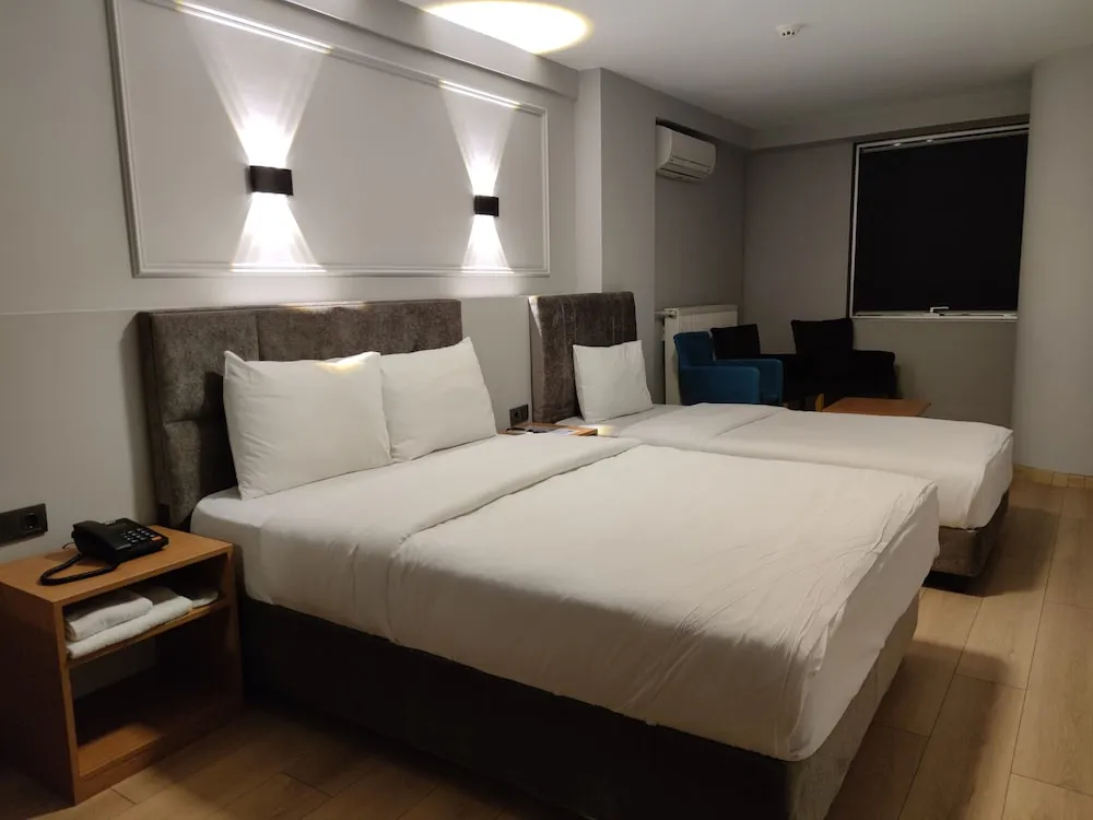 Deluxe Üç Kişilik Oda, Sigara İçilmez, Şehir Manzaralı