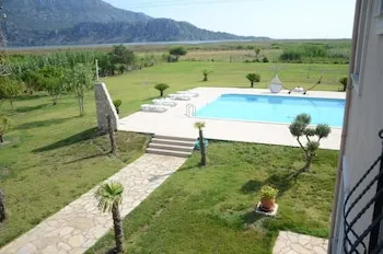Oasis Apart Hotel