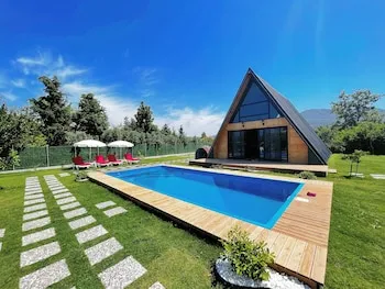 Karya Bungalov Villa