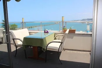 Ganita Life Hotel