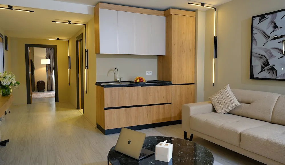 Family Oda, 1 Büyük (Queen) Boy Yatak ve Çekyat, Sigara İçilmez, Şehir Manzaralı