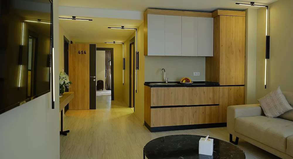 Family Oda, 1 Büyük (Queen) Boy Yatak ve Çekyat, Sigara İçilmez, Şehir Manzaralı