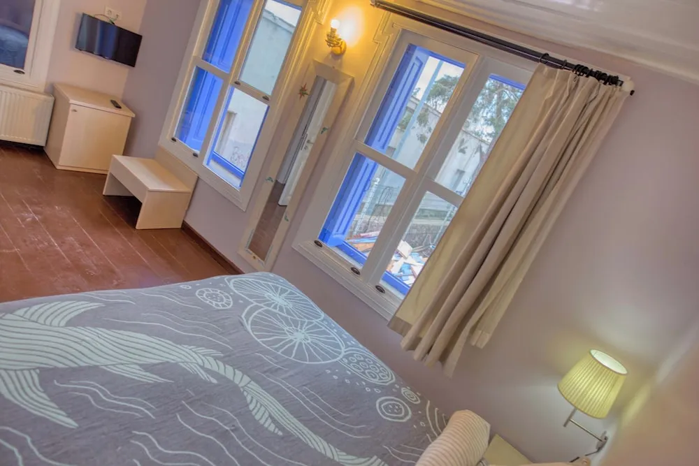 Standard Tek Büyük Yataklı Oda