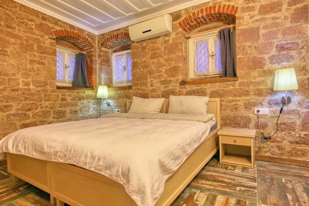 Economy Tek Büyük Yataklı Oda