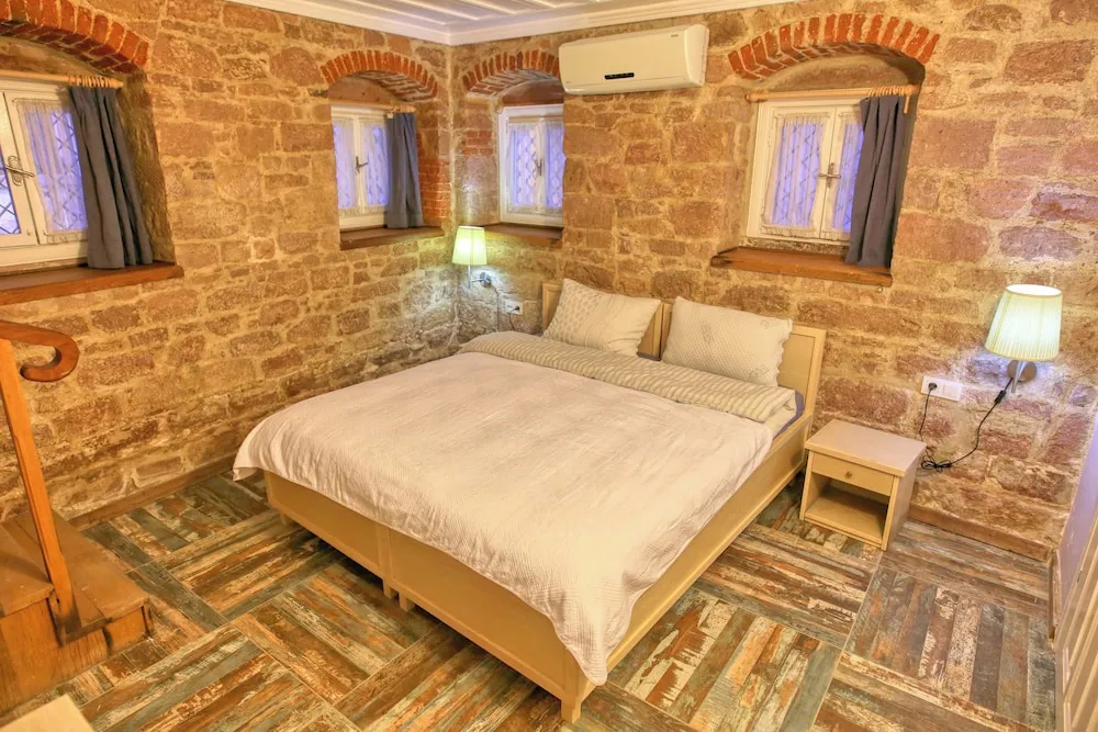 Economy Tek Büyük Yataklı Oda