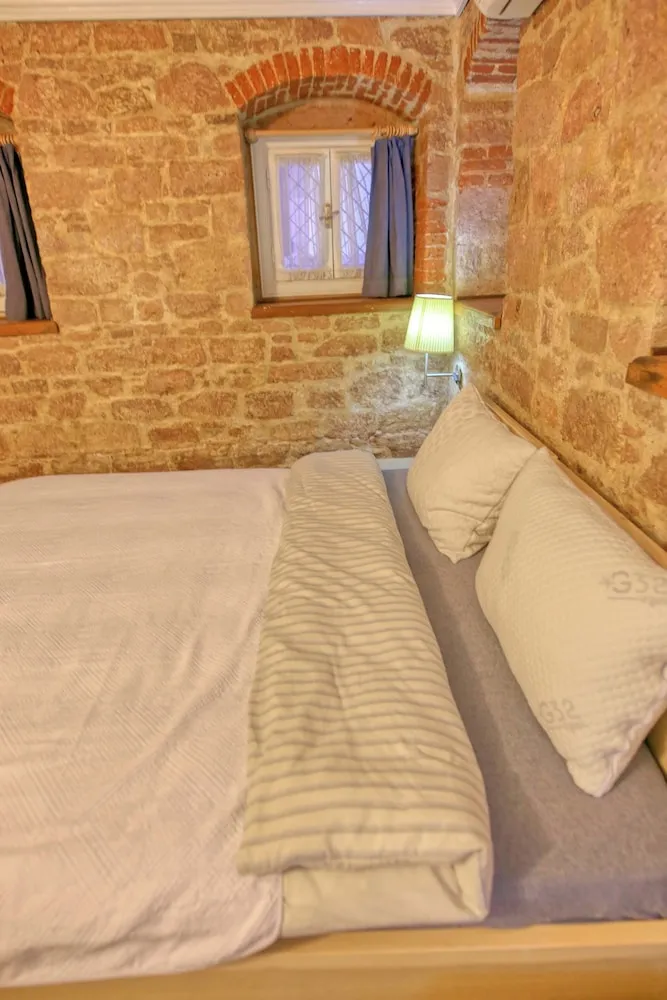 Economy Tek Büyük Yataklı Oda