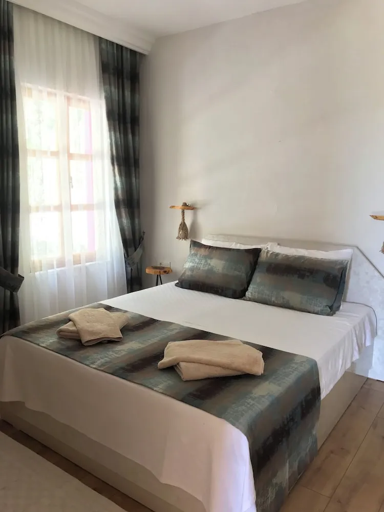 Luxury Tek Büyük Yataklı Oda, 1 Yatak Odası, Sigara İçilmez, Bahçe Manzaralı