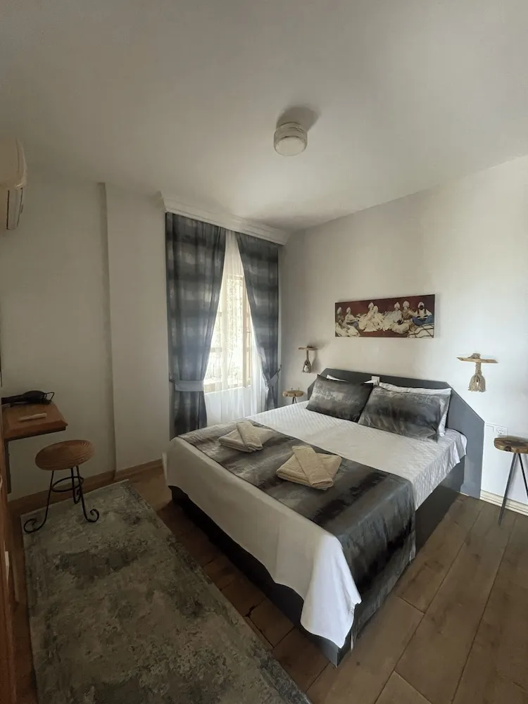 Luxury Tek Büyük Yataklı Oda, 1 Yatak Odası, Sigara İçilmez, Bahçe Manzaralı
