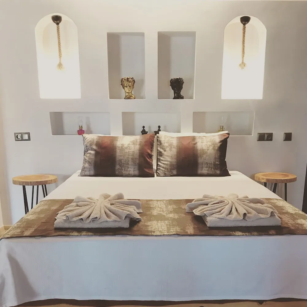 Luxury Tek Büyük Yataklı Oda, 1 Yatak Odası, Sigara İçilmez, Bahçe Manzaralı