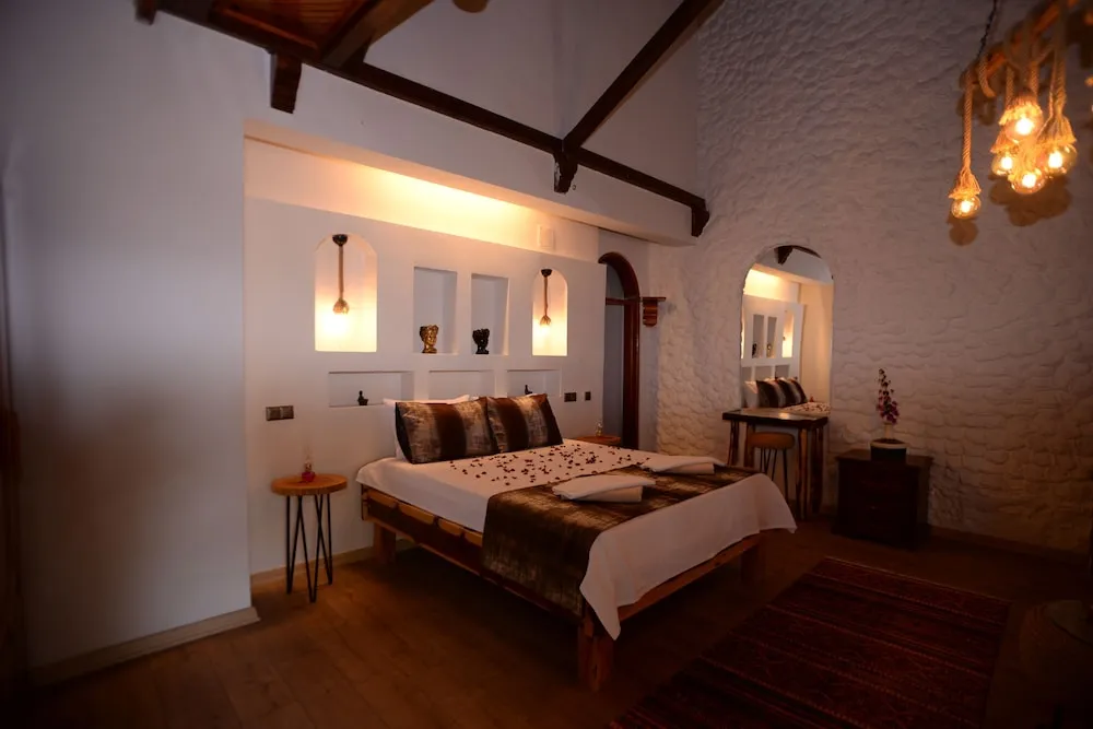 Luxury Tek Büyük Yataklı Oda, 1 Yatak Odası, Sigara İçilmez, Bahçe Manzaralı