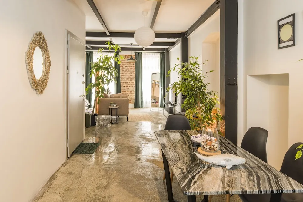 Amalia Flats by Oval