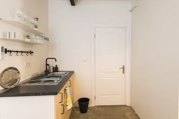 Amalia Flats by Oval