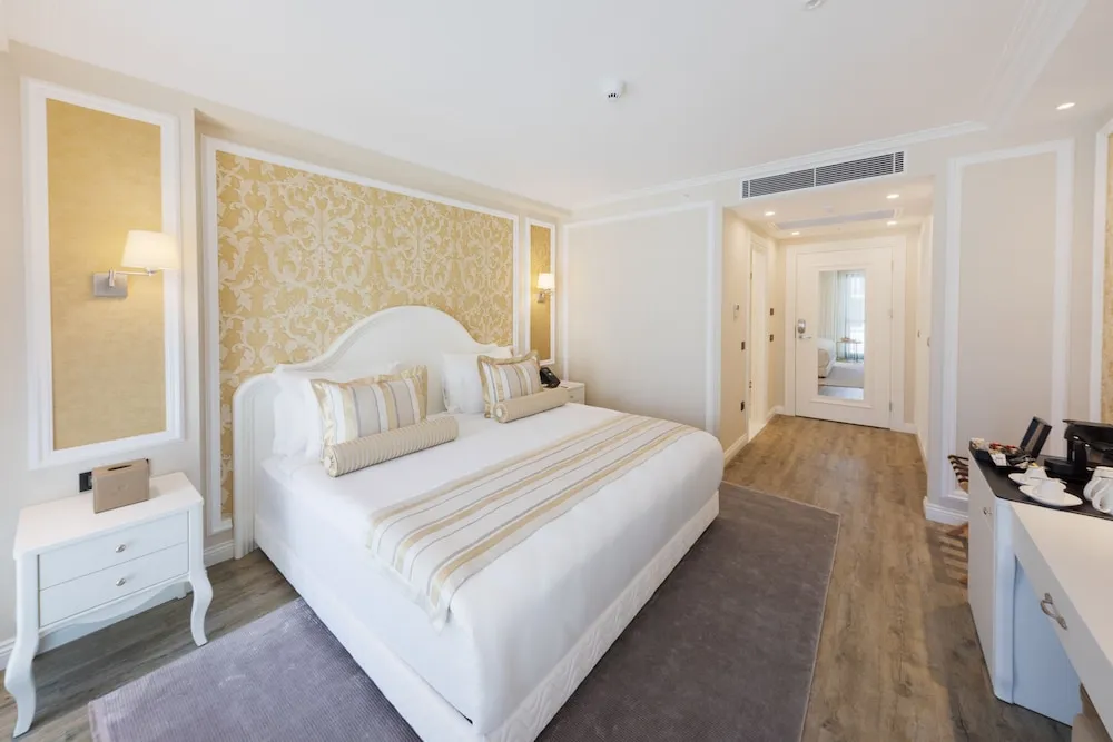 Deluxe Tek Büyük Yataklı Oda