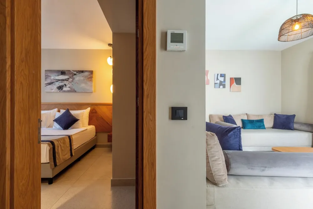 Deluxe Family Room