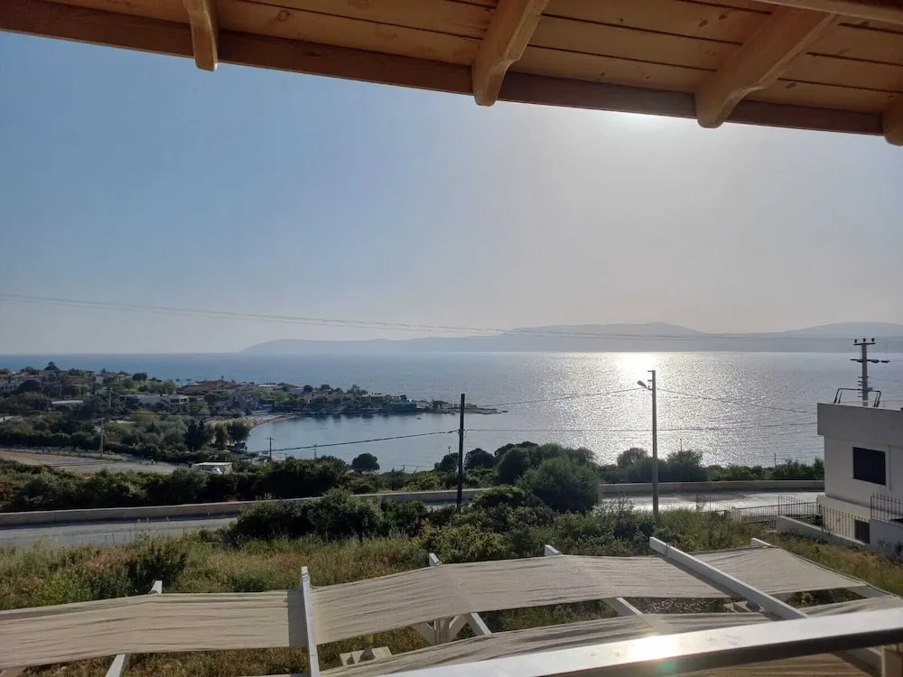 Üç Kişilik Oda, Sigara İçilmez, Deniz Manzaralı