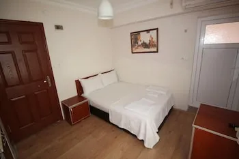 Avşa Marina Otel Yarım Pansiyon