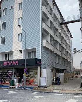 Avşa Marina Otel Yarım Pansiyon
