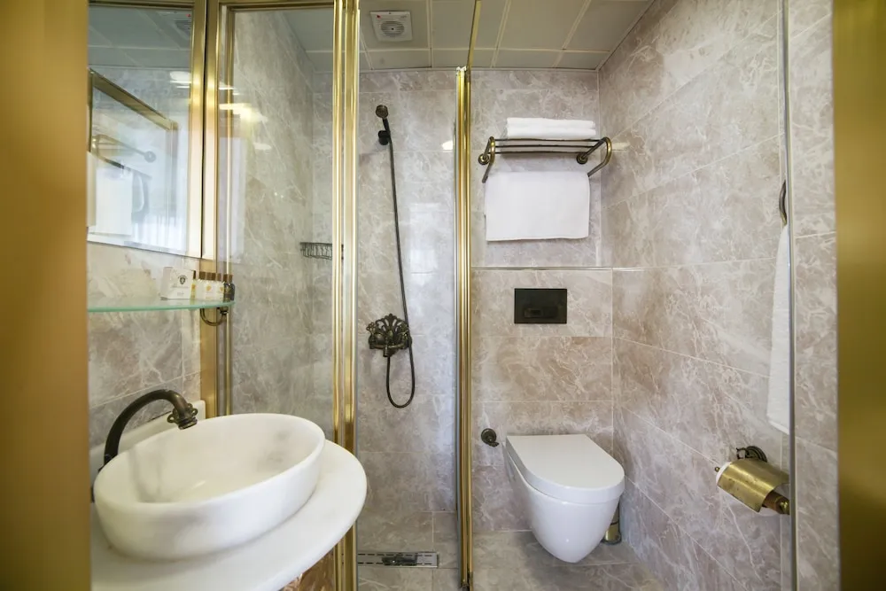Economy Room