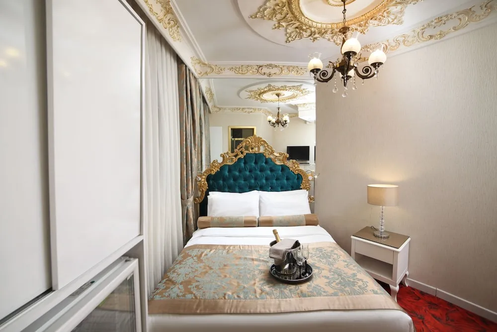 Economy Room