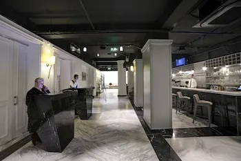 White Monarch Hotel