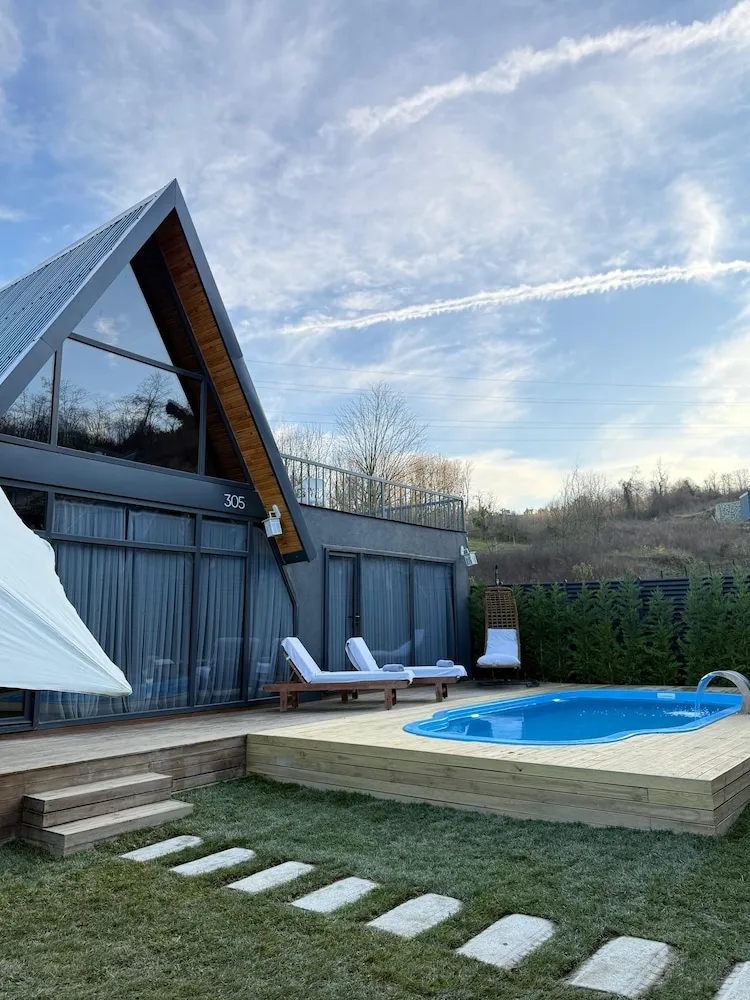 Premium - Deluxe Bungalow