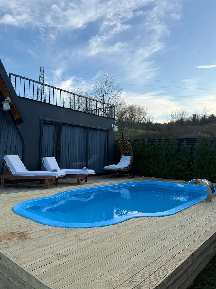 Premium - Deluxe Bungalow