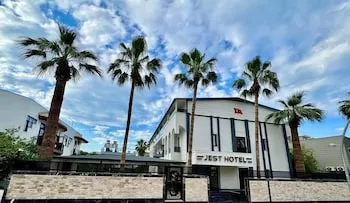 Jest Otel