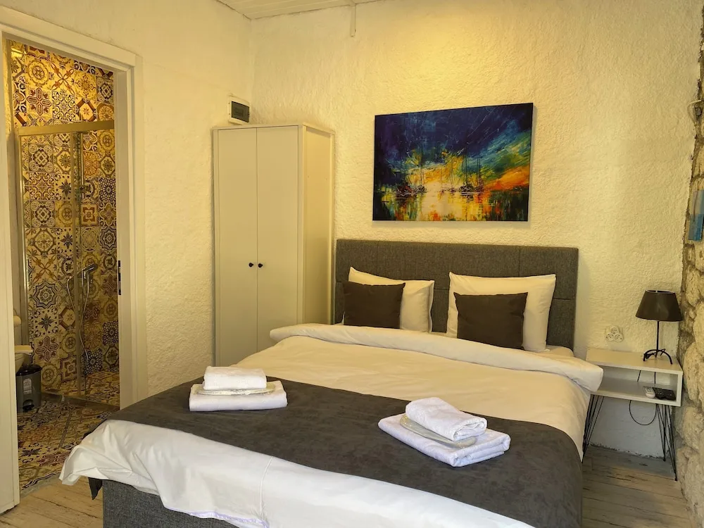 Junior Tek Büyük Yataklı Oda