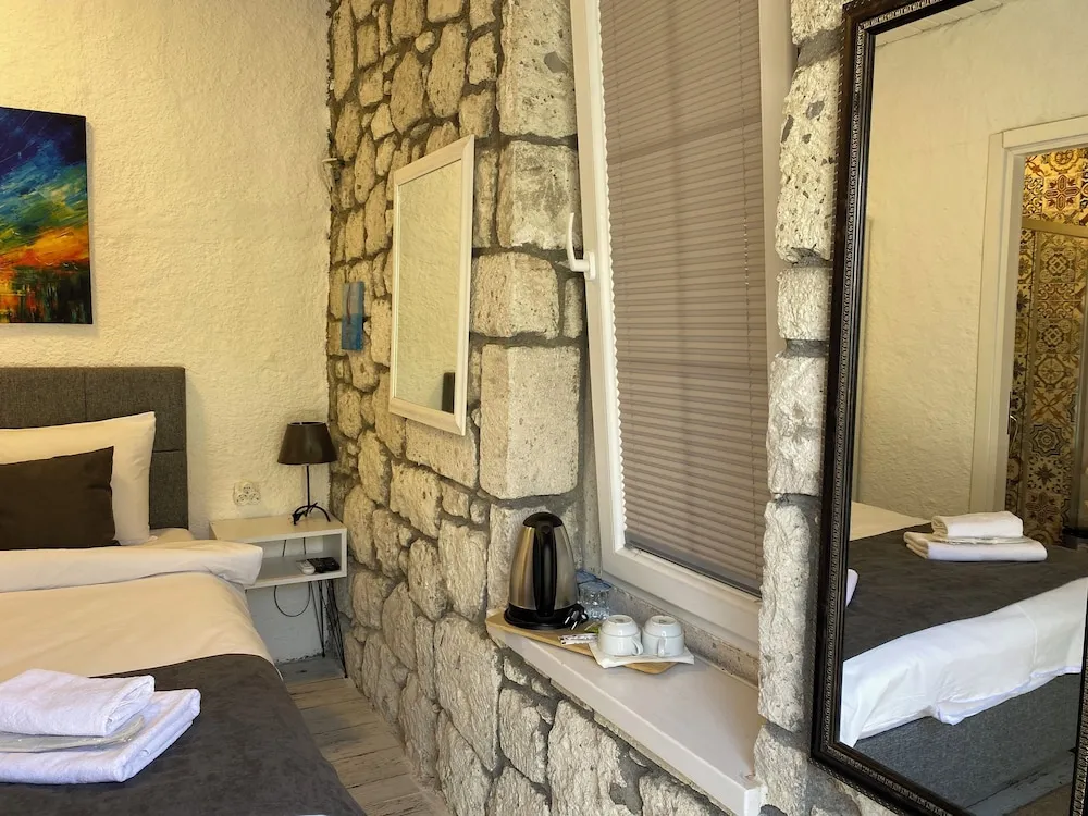 Junior Tek Büyük Yataklı Oda