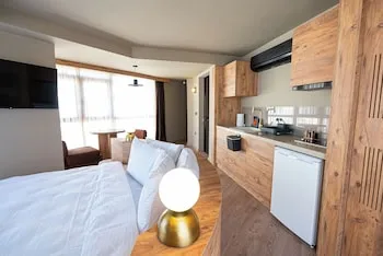 Tare Houses Hotel
