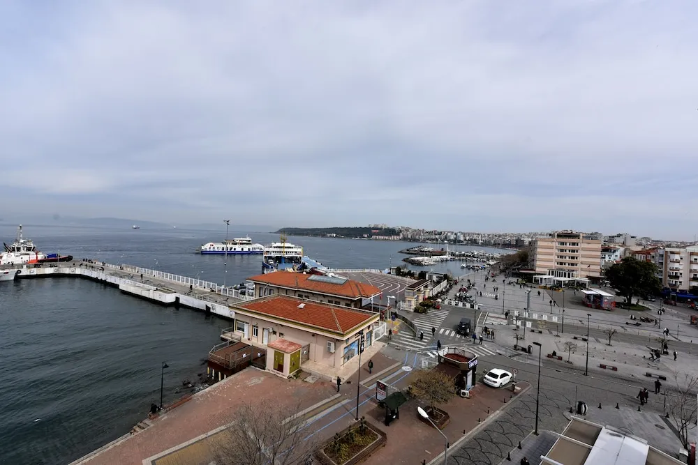 Deniz Manzaralı Suit Oda