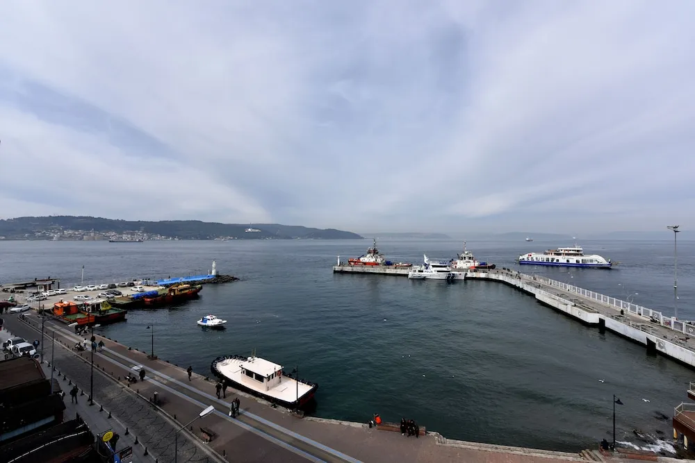 Deniz Manzaralı Suit Oda