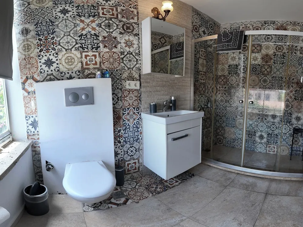 Deluxe Dört Kişilik Oda, Bahçe Manzaralı