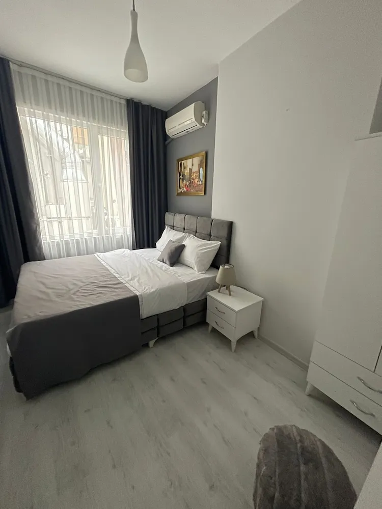 Standard Tek Büyük Yataklı Oda