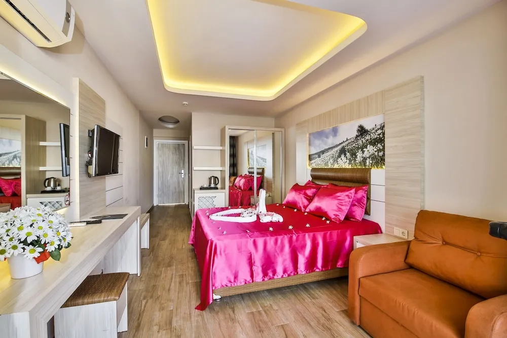 Standard Tek Büyük veya İki Ayrı Yataklı Oda