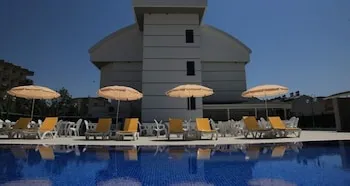 Opia Hotel