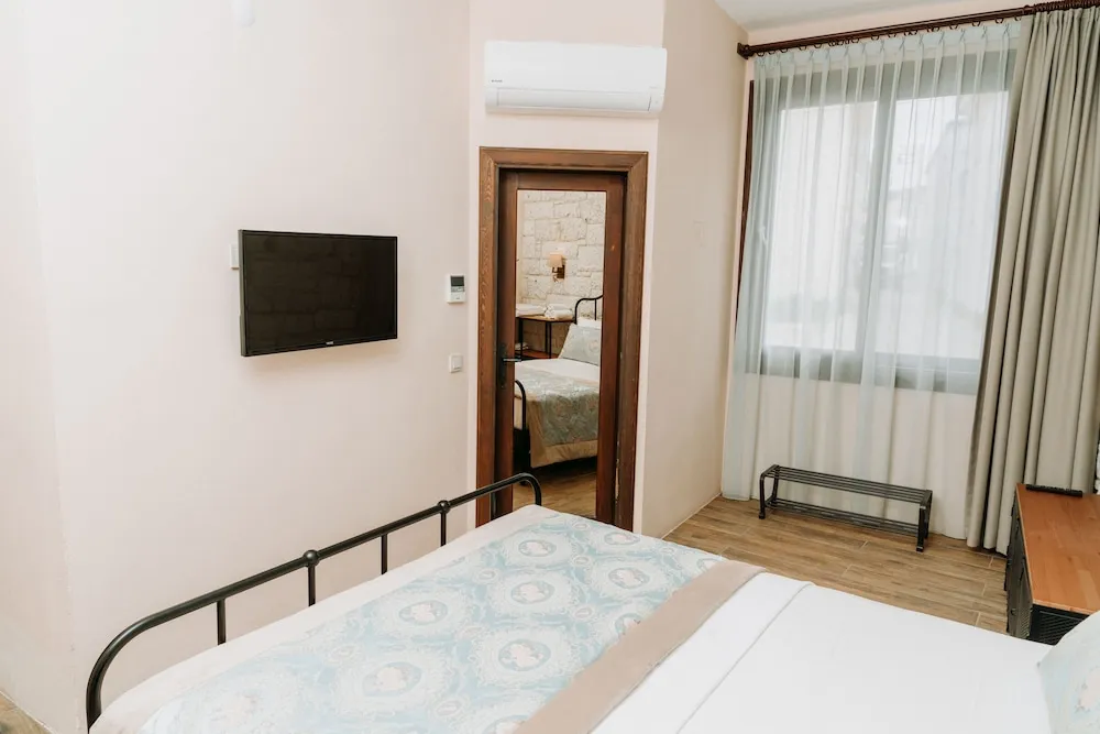 Royal Tek Büyük Yataklı Oda