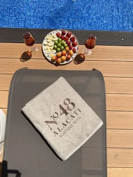 No.: 48 Alaçatı