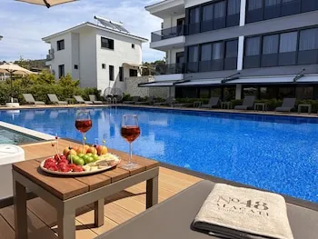 No.: 48 Alaçatı