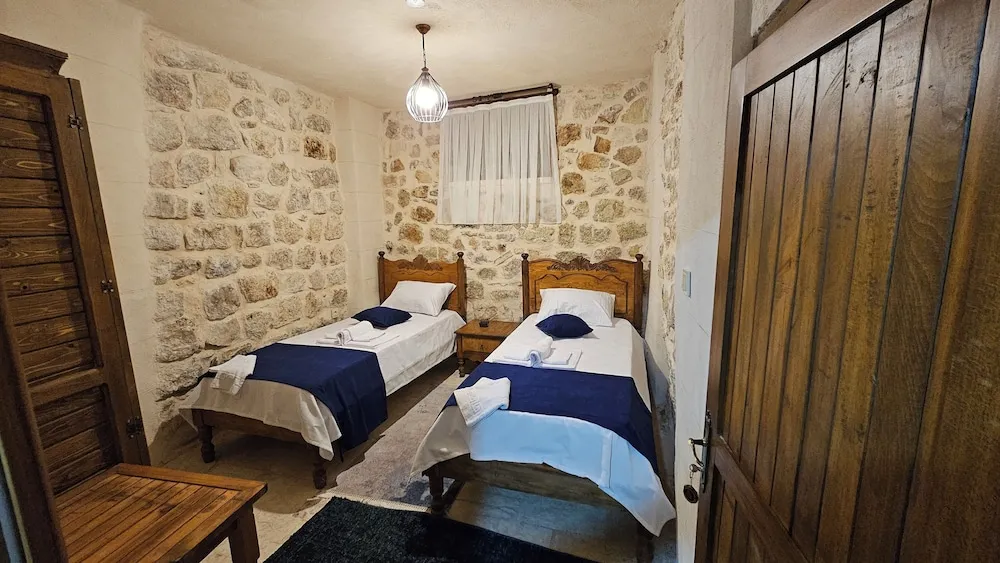 Comfort Tek Büyük veya İki Ayrı Yataklı Oda